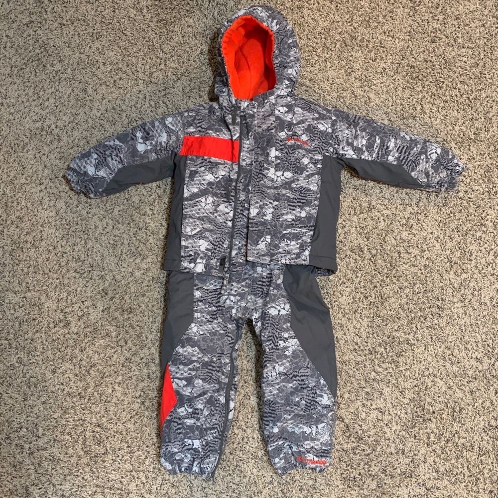Columbia Omni-Shield Gray Camo Snow Suit